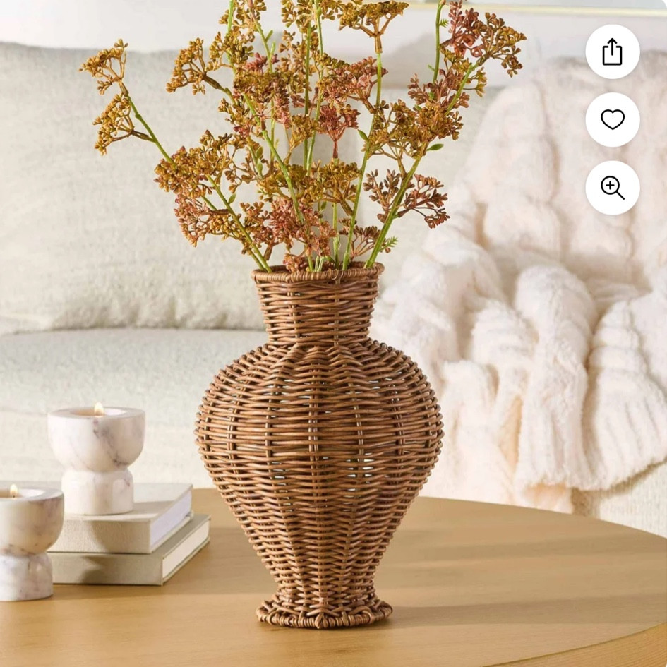 Prettiest and coziest rattan vase- perfect for all year round! 