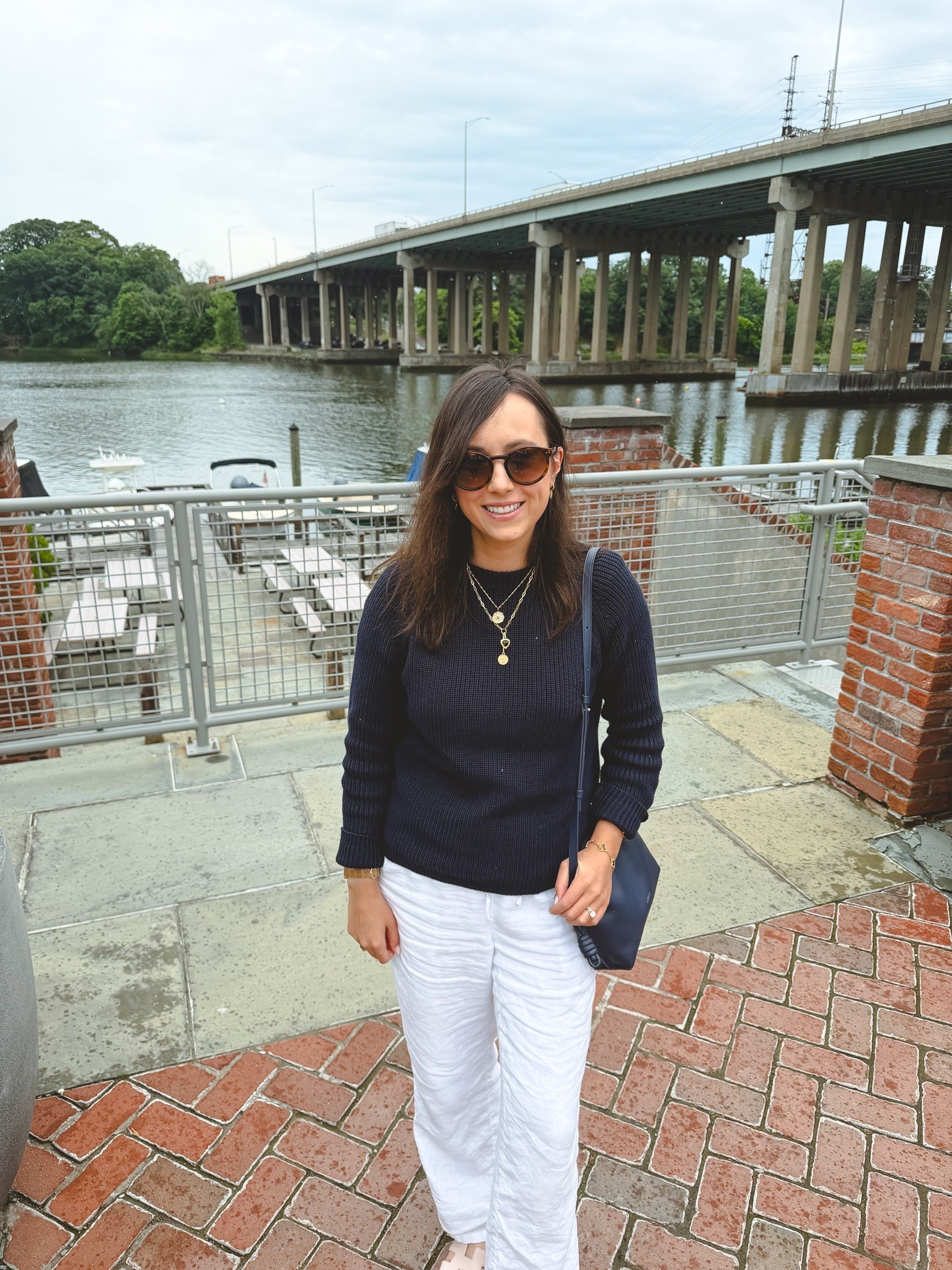 Can’t go wrong with @jcrew linen pants and a navy sweater

#LTKootd #LTKSeasonal