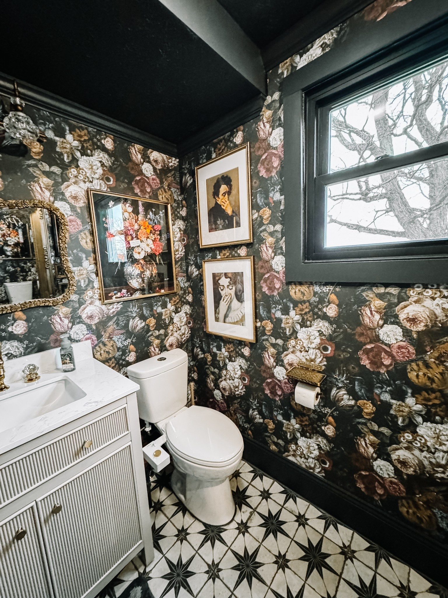 Moody bathroom design 

#LTKHome #LTKFindsUnder50 #LTKStyleTip