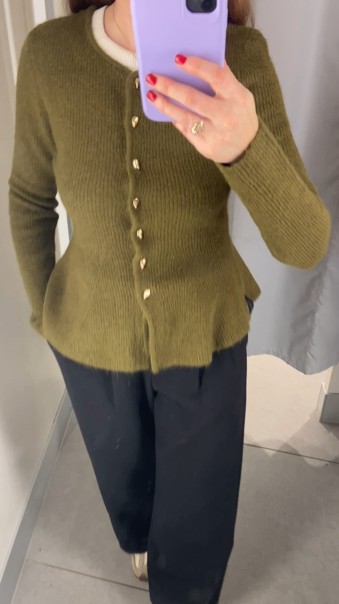 New in from H&M this olive green knit cardigan with a subtle peplum detail and gold buttons is a cosy, feminine piece that elevates any fall or winter outfit; I’m wearing a size small. 🌳🫒 H m outfits, sweater weather, knitwear

#LTKautumn #LTKwinter #LTKuk