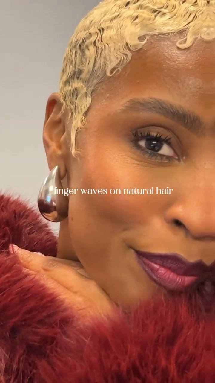 I love the ripples my curls make when styled as finger waves ☺️🌊

Products used (Link in bio) 
•Leave-In Conditioner @patternbeauty & @cecred 
•Hair Gel @ecostyle_us 
•Wide paper wraps from 
@amazon 

#bostoninfluencer pixie hair cut, pixie hair style, pixie hair stying tips, pixie hair tips, natural pixie, hair tips, black hairstyles