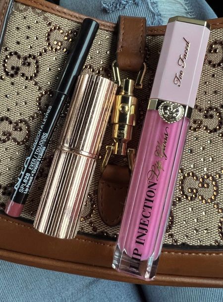 #makeup #favorites #lipcombo #toofaced #lipliner #charlottetilbury #lipgloss #sephorasale 

#LTKxSephora #LTKbeauty #LTKsalealert