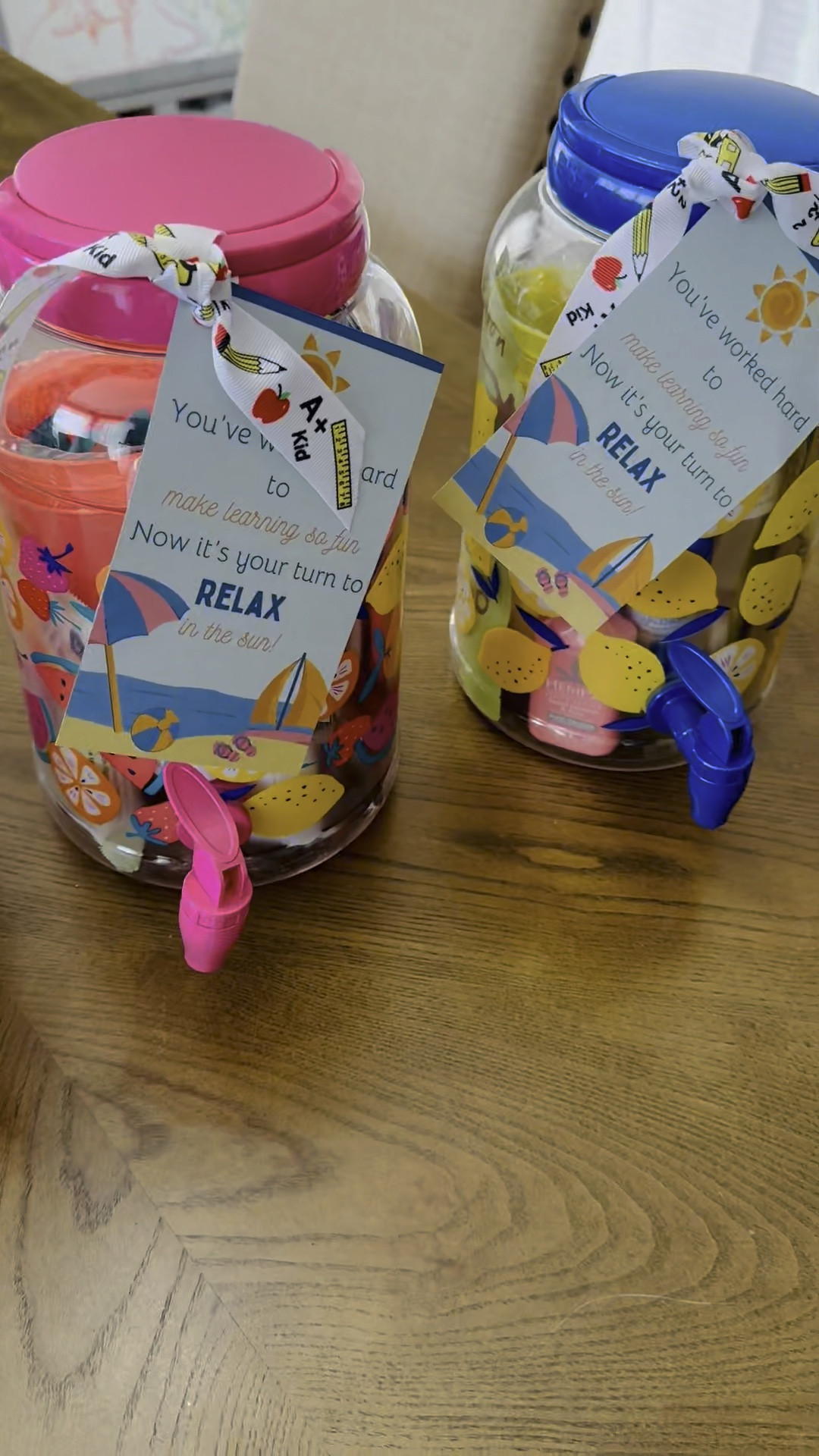 This was such a wonderful year as room mom and i will forever hold onto the memories that were built 🥰
•
•
The teachers worked hard to make the kids year so fun, so were gifting some things to get her ready for the sun! ☀️ 

#giftidea #gift #teacher #endofyear #summer

#LTKFindsUnder50 #LTKVideo #LTKGiftGuide