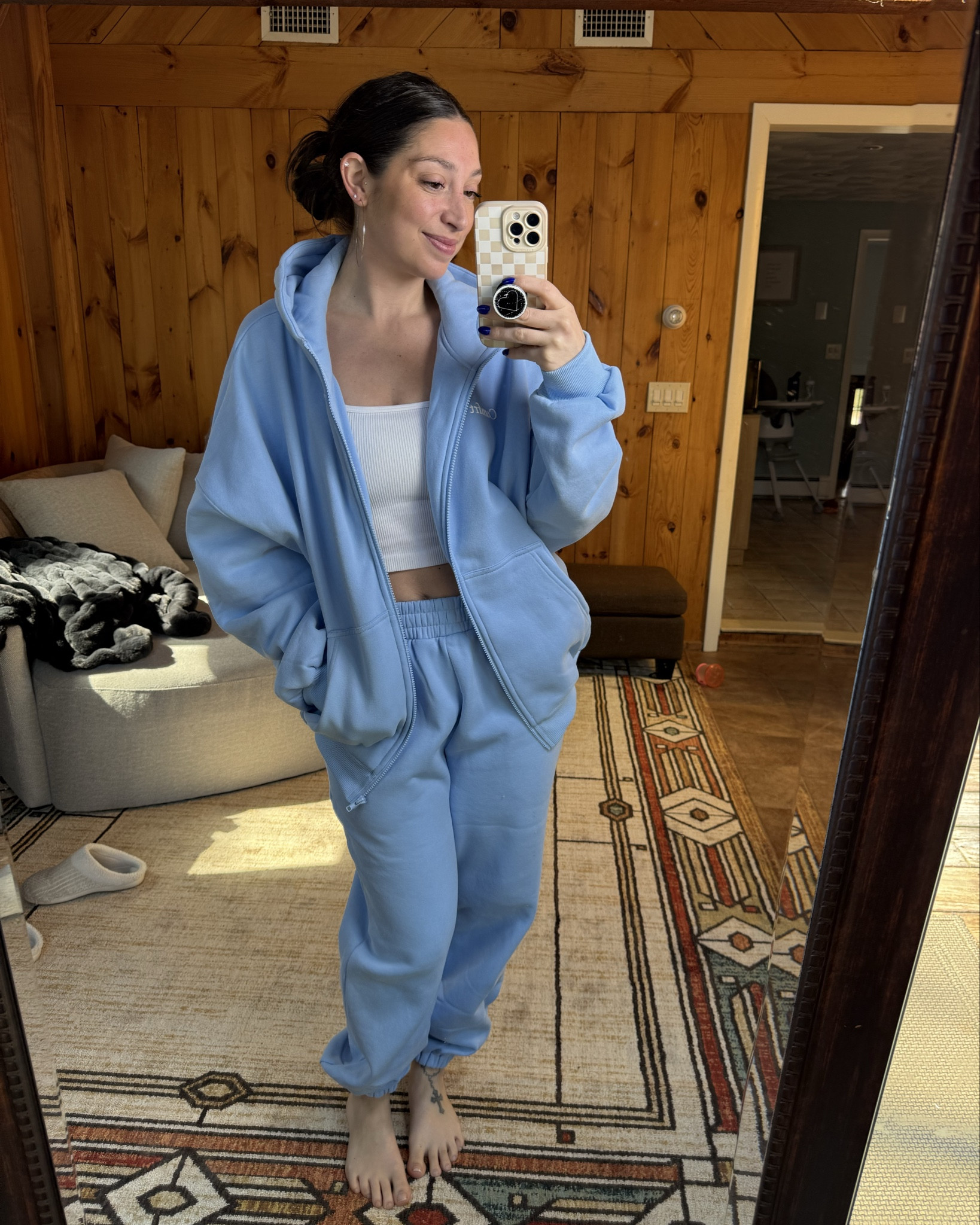 New comfrt color drop. Astro🩵 Absolutely obsessed. 

Cloud zip collection size down one in zip up. Pants are true to size! I’m wearing a small zip, medium bottom. 