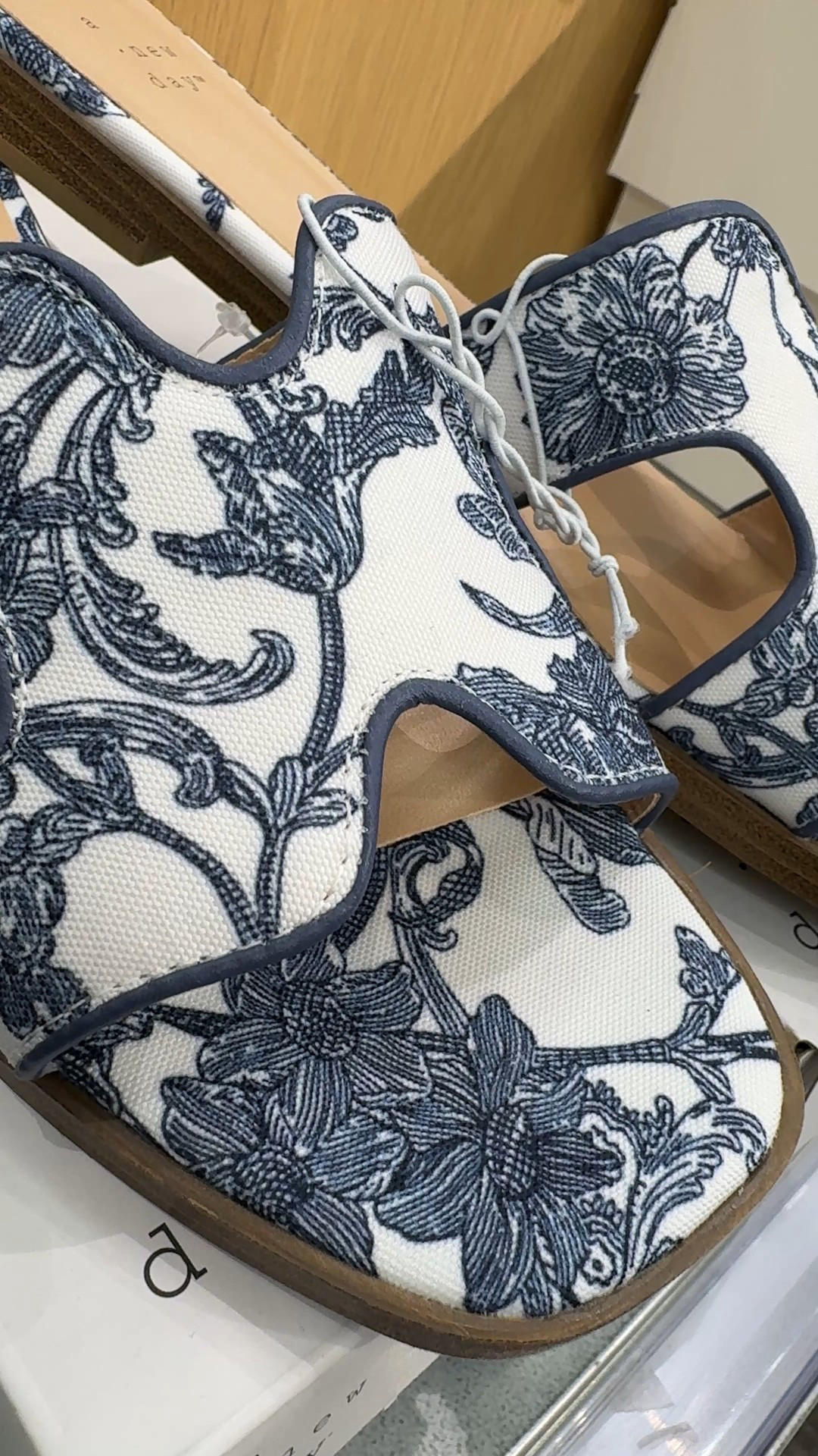 Summer outfit slide sandals. I have these in the straw fabric option  

#LTKOver40 #LTKFindsUnder50