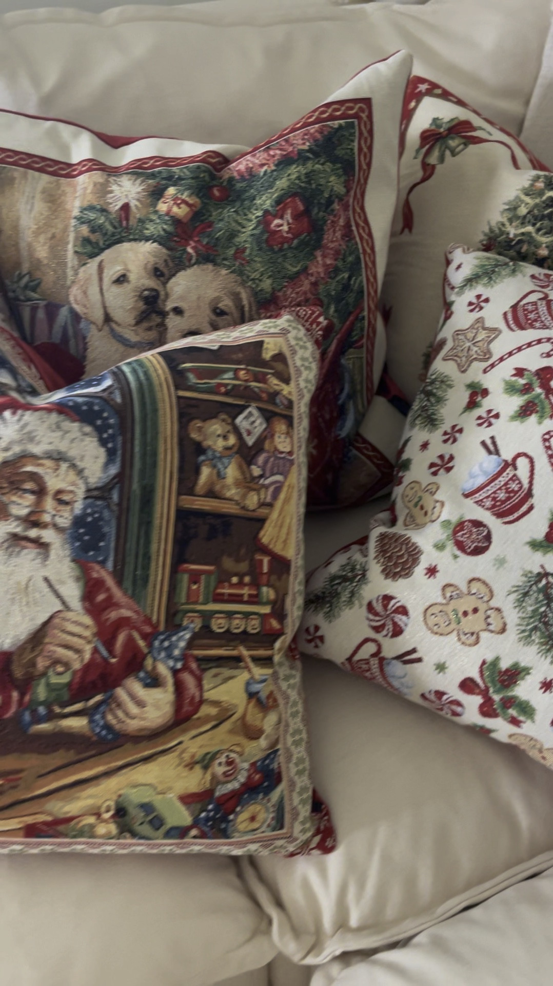 90s inspired Christmas pillows 🎄🎅🏼








Traditional christmas decor
90s christmas
Vintage christmas
Christmas decor
Christmas pillows
Tapestry pillow


#LTKHome #LTKHoliday #LTKSeasonal