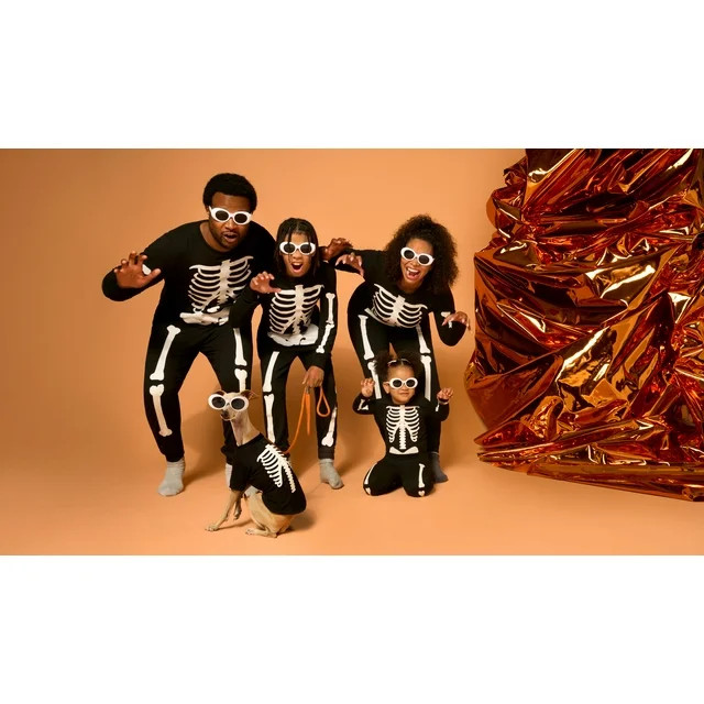 Halloween Boys or Girls Glow In The Dark Skeleton Pajama Set by Way to Celebrate, 2-Piece, Sizes ... | Walmart (US)
