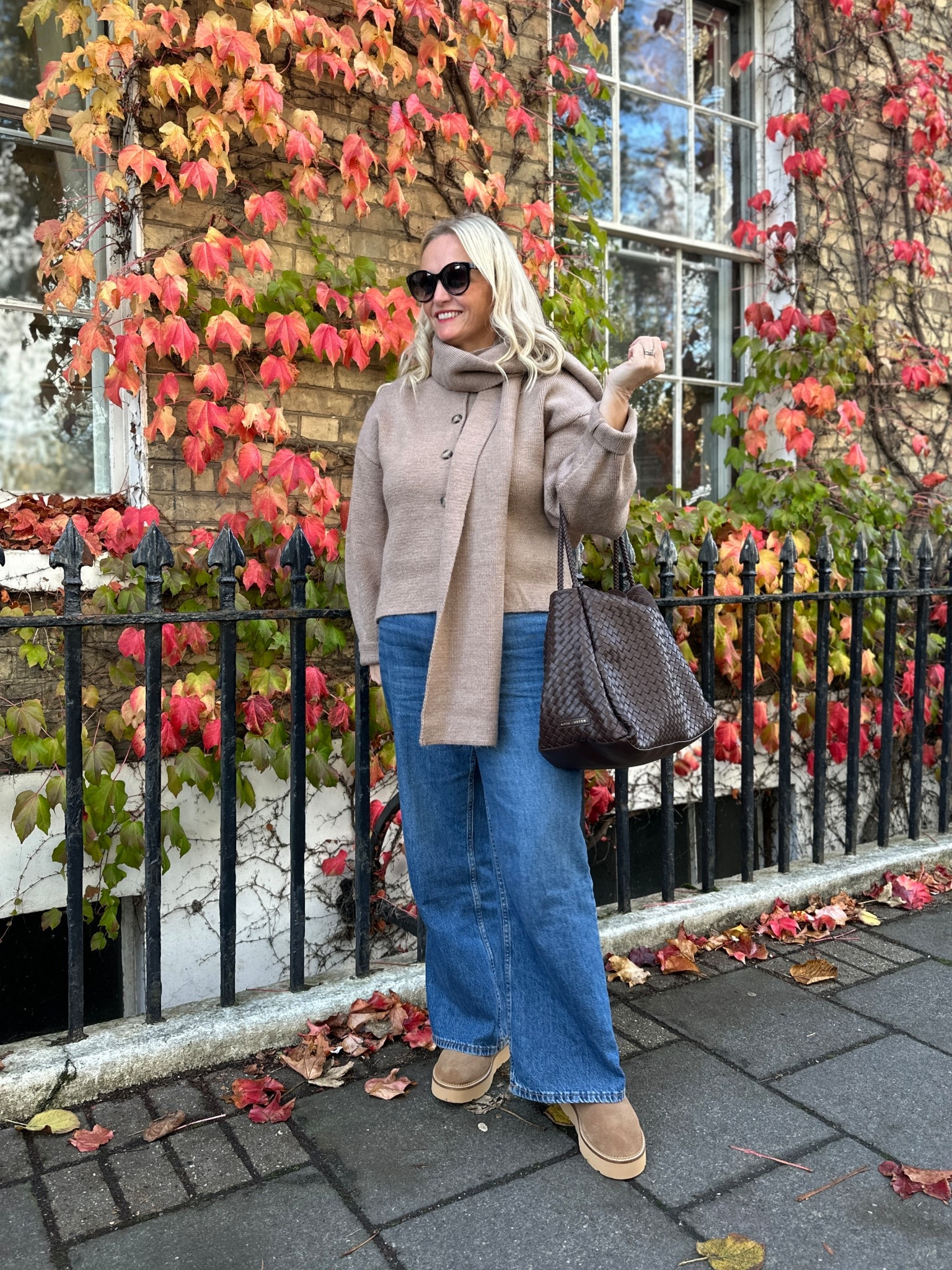 Whizzed home from work yesterday for a quick outfit change in to something more casual before heading out for an early family dinner followed by the fireworks from the pier (swipe to see! 🎆)
I wore my new @riverisland cardigan, @newlook jeans, @saintandsofia boots and @katieloxton bag. 
You can get 15% off at Katie Loxton using my code KLDTXB5W. 

#LTKpetite #LTKautumn #LTKuk