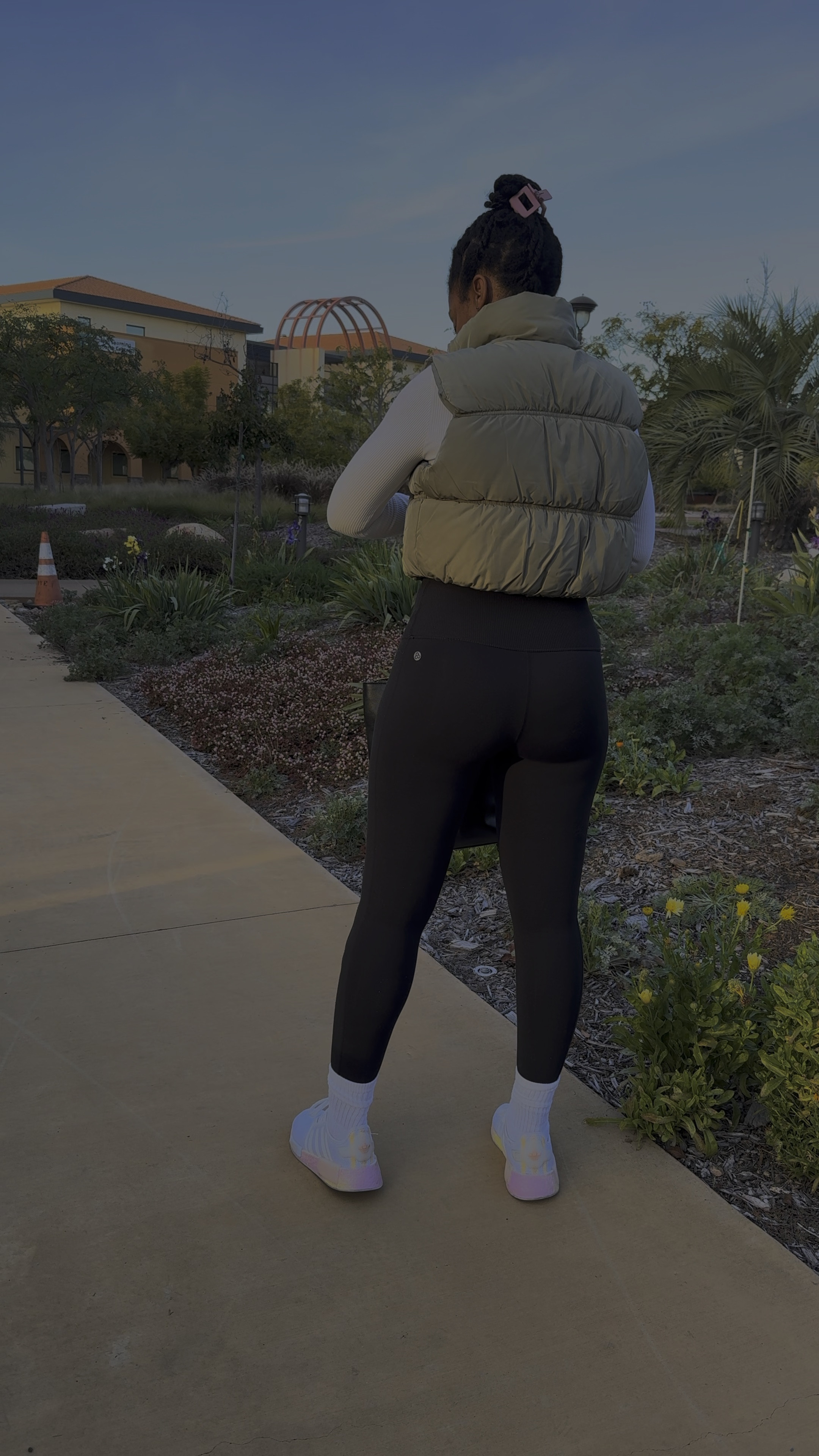 Cropped puffer vest for women 

#LTKstyletip #LTKsalealert #LTKfindsunder50