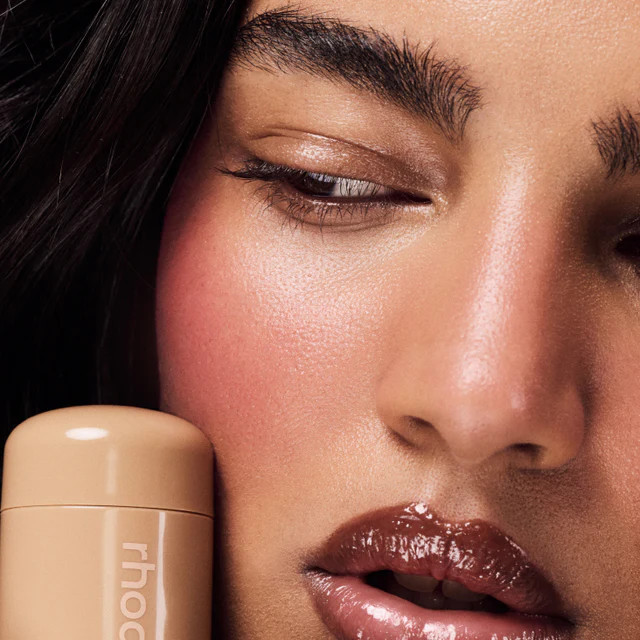 pocket blush date cake | rhode skin