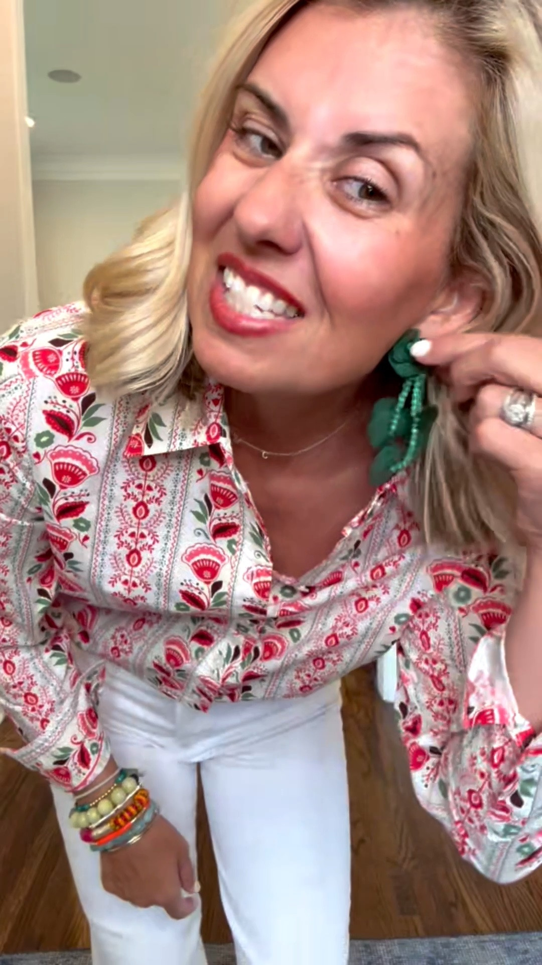 My fave white jeans…..yes I wear after Labor Day and year round. The Sienna top from Boden has quickly become one of my all-time favorite shirts. ￼

Blouse  - 2 
Jeans - 2
Mules - 8 tts 

Codes:
Boden - HHCX
Allie + Bess - Catherine20


#LTKdayinmylife #LTKootd #LTKmomlife