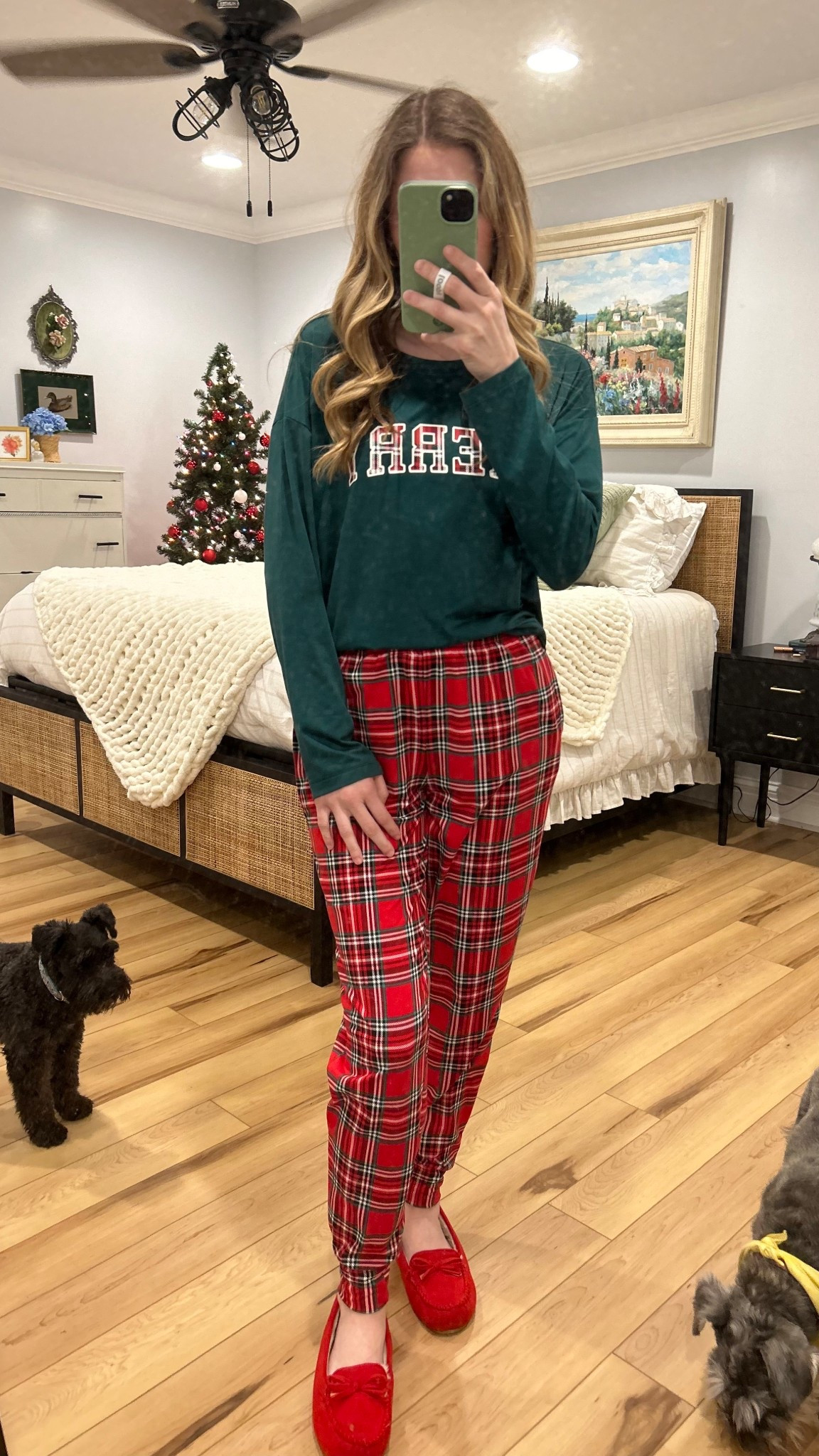 the best and softest pjs!!! so so comfy and soft

#LTKFindsUnder50 #LTKHoliday #LTKSaleAlert