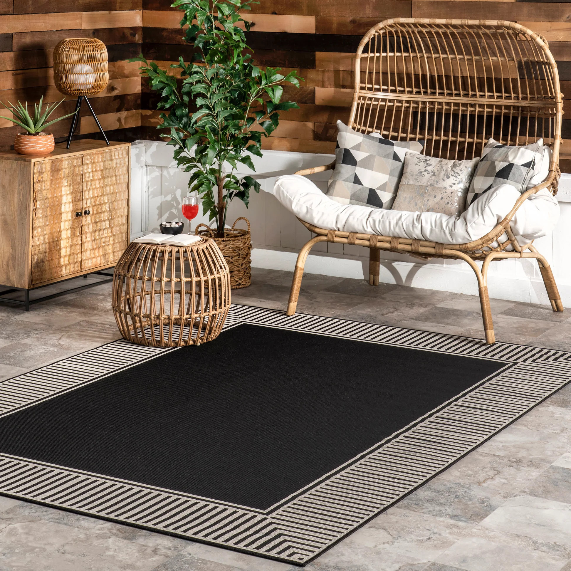Striped Border Indoor/Outdoor Flatweave Rug | Black | Rugs USA