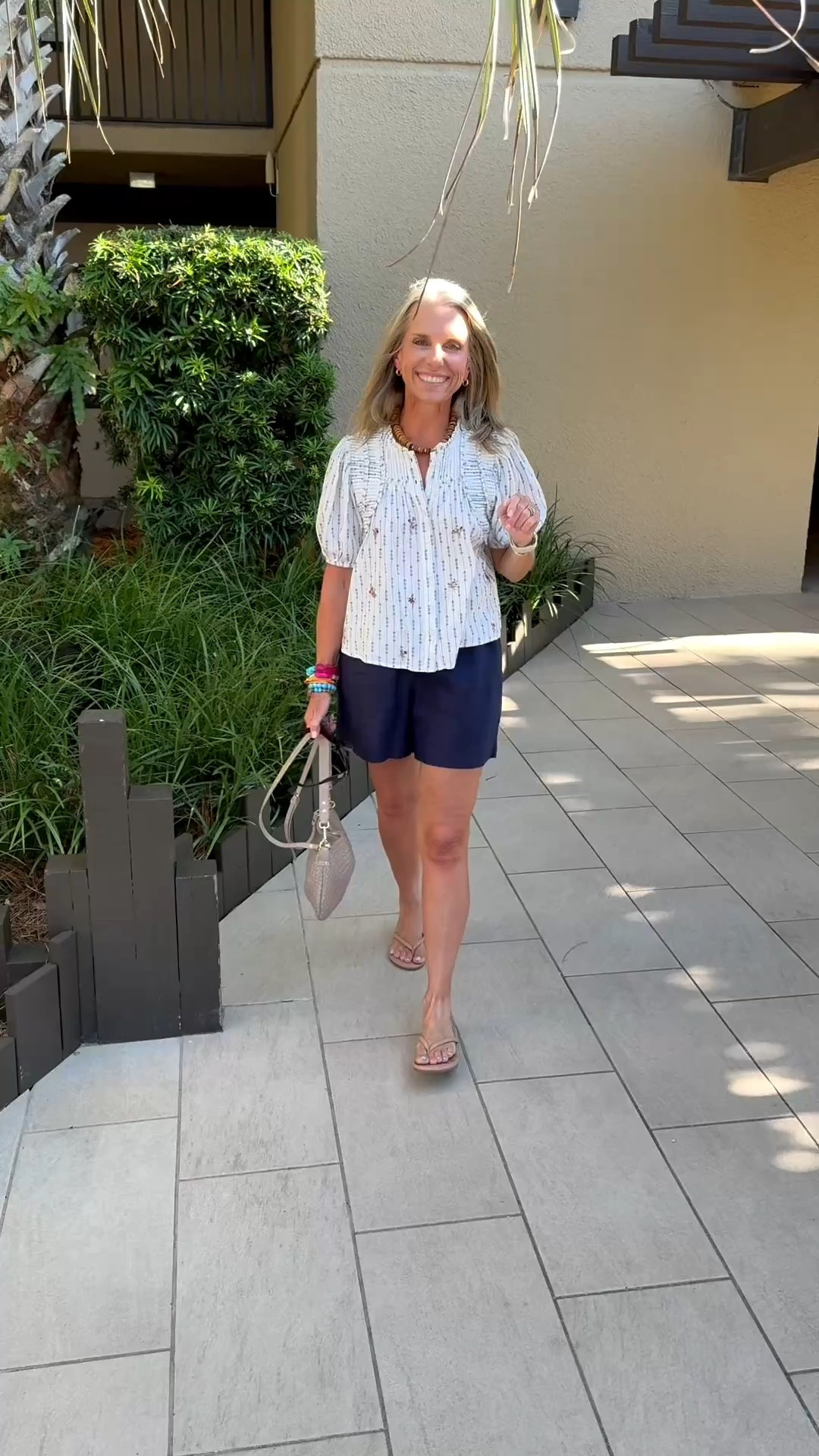 I did something I never do…

Wore my hair straight all week🤪😂. I also wore a lot of white and blue without even realizing it. I guess I really like. All of these looks are great late summer outfits that will transition with a layer added.

#LTKdayinmylife #LTKootd #LTKOver40