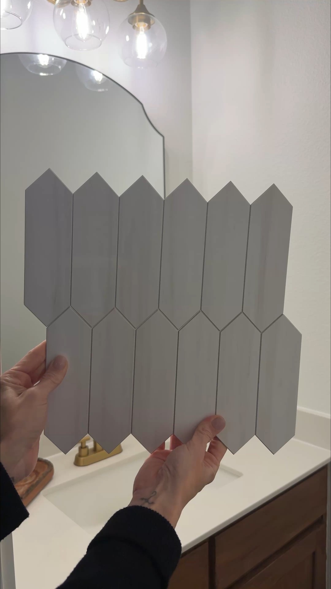 Peel & stick tile from amazon


Bathroom, powder bath, bathroom design, powder room decor