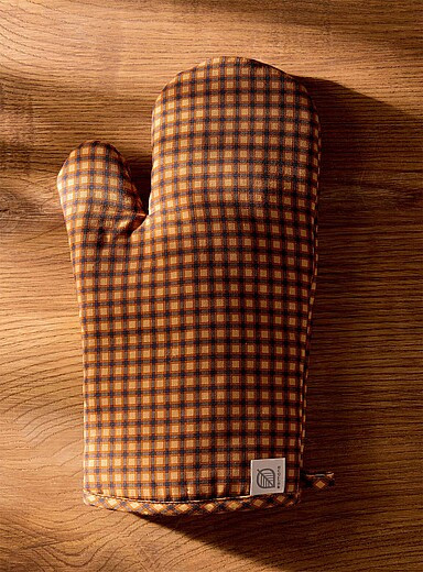 Warm checkers oven mitt | Simons