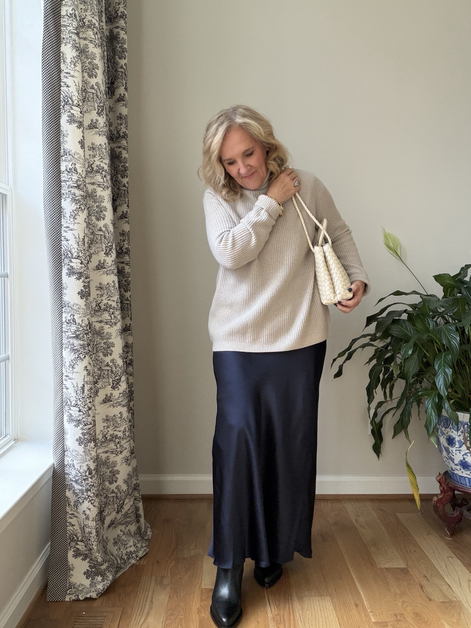 An elegant @quince look 
Silk skirt size medium 
Boots I went my smaller size 
Cashmere sweater size medium 

Dinner date casual elegance 


#LTKFindsUnder100 #LTKPetite #LTKOver40