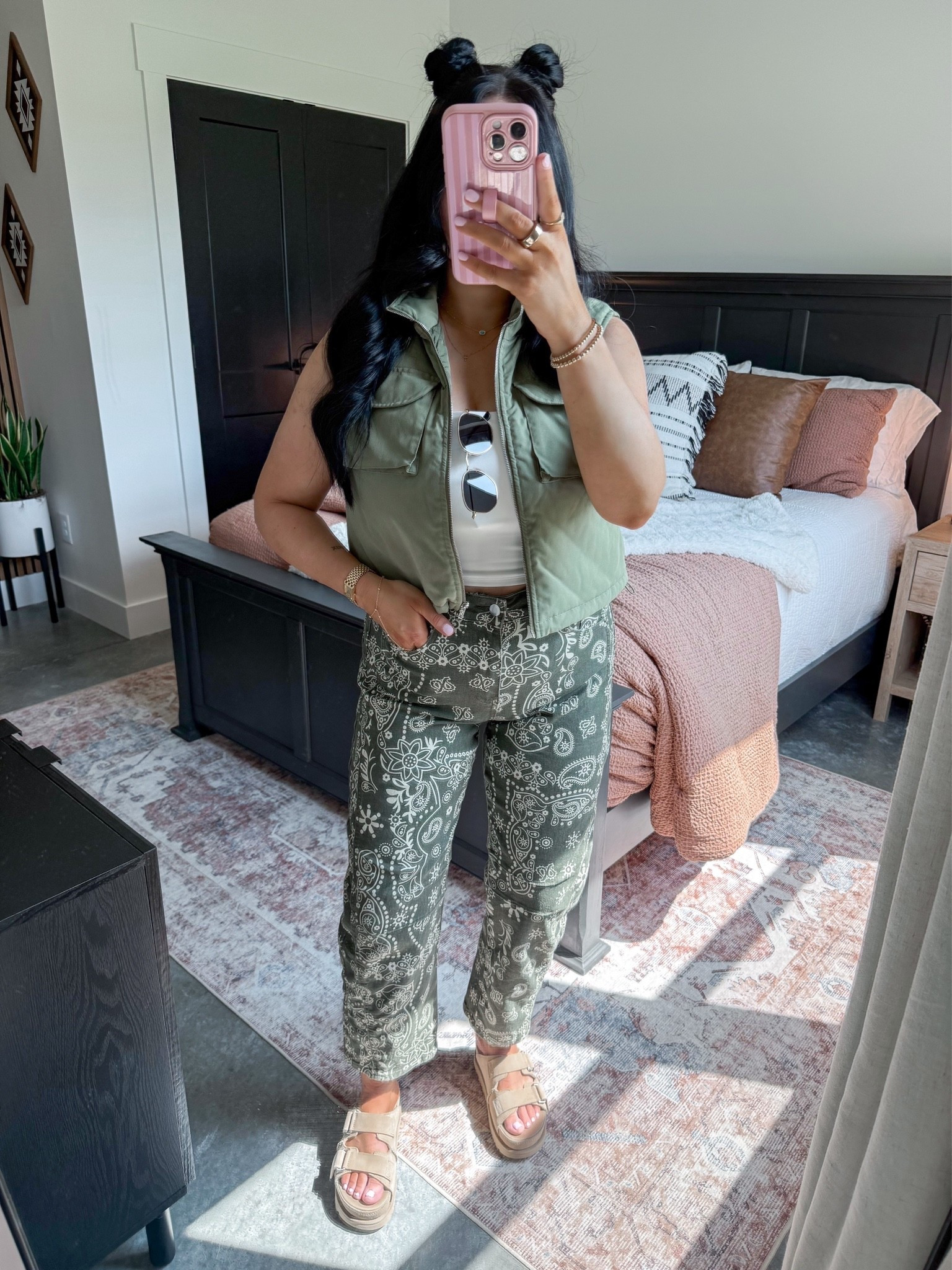 Casual OOTD 🤍

Tank Top - small
Vest - small (also linking an alternative option since mine is almost sold out!)
Bandana Print Jeans - small (they have great stretch!)

#LTKootd