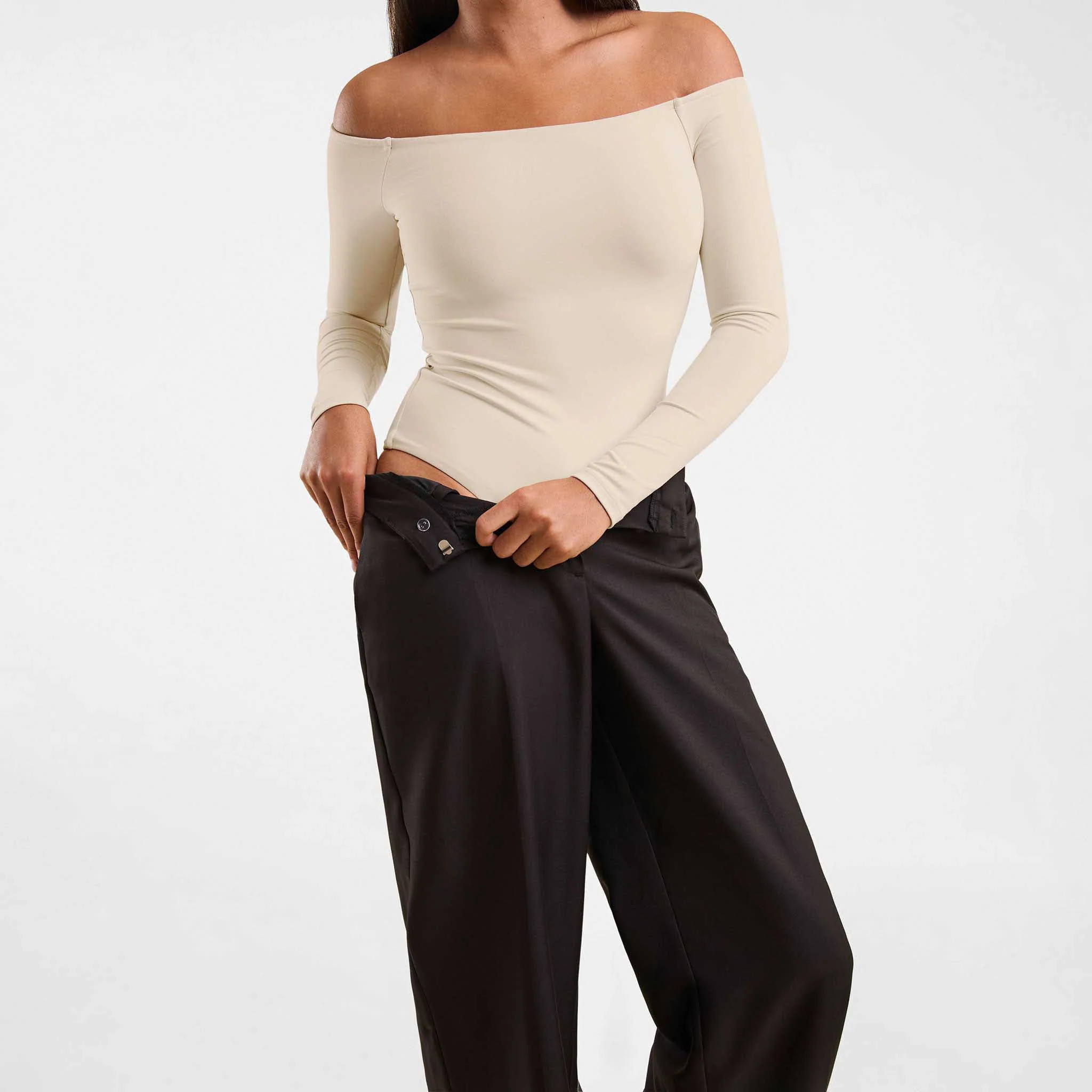 Off The Shoulder Bodysuit | Black | Nuuds US