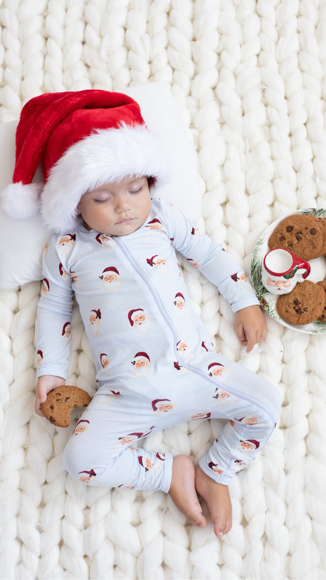 Christmas is just around the corner!! Here’s a cute DIY photoshoot to do with your little one this year 🎅🏼

#LTKHoliday #LTKBaby #LTKKids