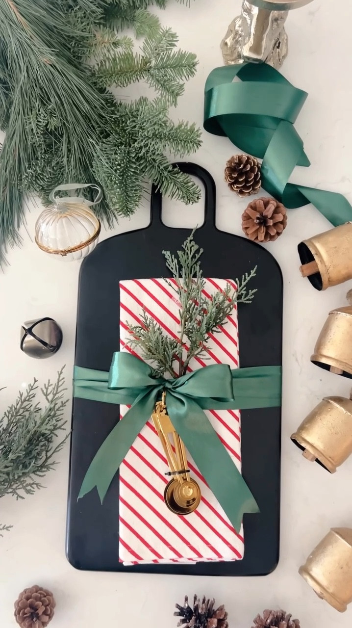 Miren esta idea de regalo con los colores tradicionales de Navidad .. #christmasgift #navidad #navidad2024 #xmas #giftidea 

#LTKGiftGuide #LTKHoliday #LTKSeasonal