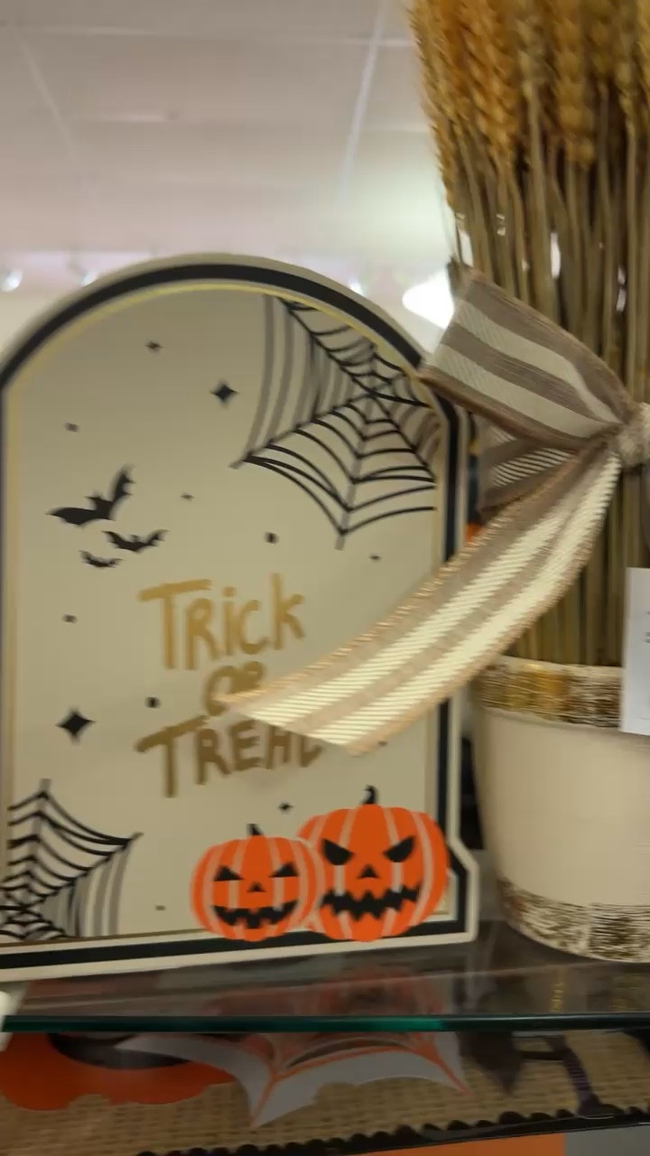 Halloween Decor 

#LTKSeasonal #LTKSaleAlert #LTKFallSale