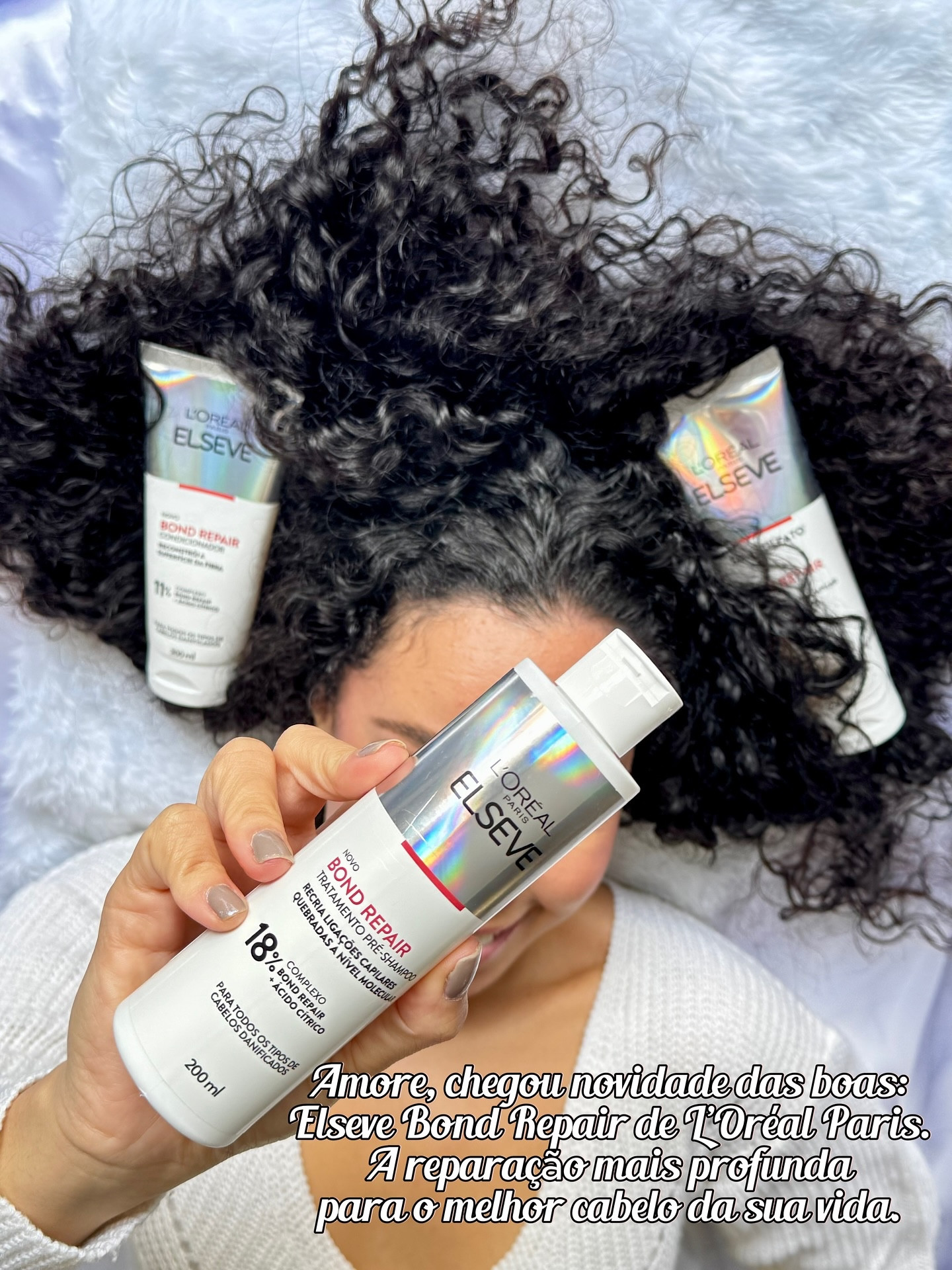 A rotina também danifica, amore…mas agora, a reparação pode ser profunda e acessível.

O novo Elseve Bond Repair de L’Oréal Paris @lorealparis chegou ao Brasil com uma proposta que eu simplesmente amo: 💜 Cuidar do seu cabelo com ciência de verdade, no conforto de casa.

Com ácido cítrico em altíssima concentração (18%), ele reconstrói as ligações capilares desde o interior da fibra ou seja, trata os danos reais, não só disfarça.

E o passo que me conquistou?
✨ O tratamento pré-shampoo aplicado antes da lavagem, quando o fio está mais receptivo ao cuidado profundo.

Desde a primeira aplicação senti meu cabelo mais forte, mais macio e com um brilho visível.
A linha toda funciona como uma reconstrução poderosa no conforto de casa.
E o mais lindo?
É pra todo tipo de cabelo, de qualquer curvatura.
Porque cuidado de verdade é inclusivo.

Pra mim, foi um divisor de águas.
E eu já te imagino amando também 💜

Pro dano que vier, Elseve Bond Repair.
A reparação mais profunda para o melhor cabelo da sua vida.

Já testou? Me conta aqui nos comentários o que achou do resultado! 🤔

E se você ama descobrir novidades que realmente fazem a diferença no cabelo, salva esse post pra não esquecer 💜 😉📌

#LorealParisHairCare #ElseveBondRepair  #LorealParis #publicidade 
#beleza #hair #cabelo #intimasdaline #make #maquiagem #moda #perfume