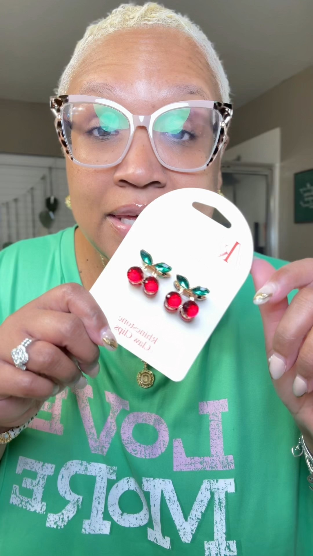 My daughter loved these cute little cherry claw clips from Kitsch 



#LTKBeauty #LTKHoliday #LTKGiftGuide