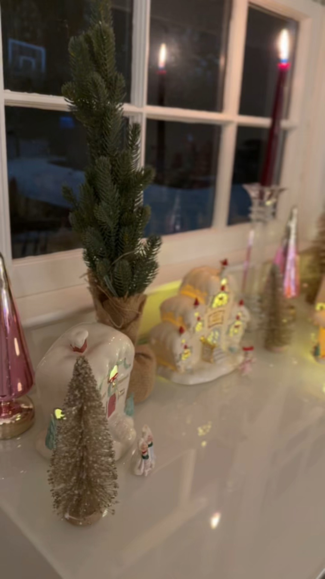 Christmas decoration, love this corner! 

Home decor, christmas decor, home design, macys find, holiday decor 

#LTKHome #LTKHoliday