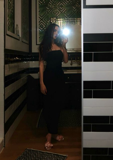 Black strapless dress 🖤

#LTKfindsunder100 #LTKstyletip #LTKfindsunder50