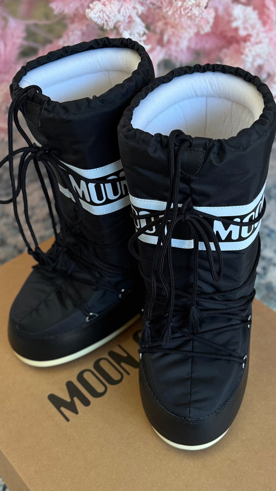 Winter boots that are actually cute AND practical ❄️🤍
These Moon Boots are my go-to for cold weather days when I still want to look put-together. Super warm, lightweight, and perfect for snow, ski trips, winter travel, or just running around on chilly days.
They keep my feet cozy without sacrificing style — and yes, they’re surprisingly comfortable for all-day wear.

#MoonBoots
#WinterBoots
#SnowBoots
#WinterStyle
#WinterFashion
#ColdWeatherStyle
#AprèsSkiStyle
#SkiTripStyle
#WinterOutfits
#CozyStyle
#ChicWinter
#LuxuryWinter
#TravelStyle
#WinterEssentials
#LTKWinter
#LTKStyle
#LTKFinds
#LTKUnder500
#FashionOver40
#MomStyle




#LTKActive #LTKHoliday #LTKSeasonal