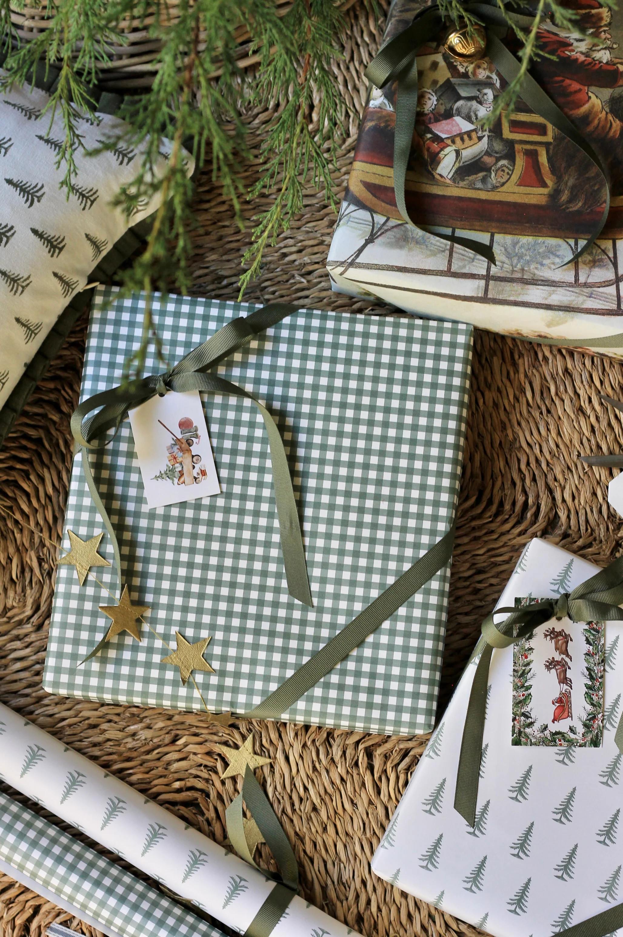 Henry Gingham Moss Wrapping Papers - 4 sheets | JSH Home Essentials