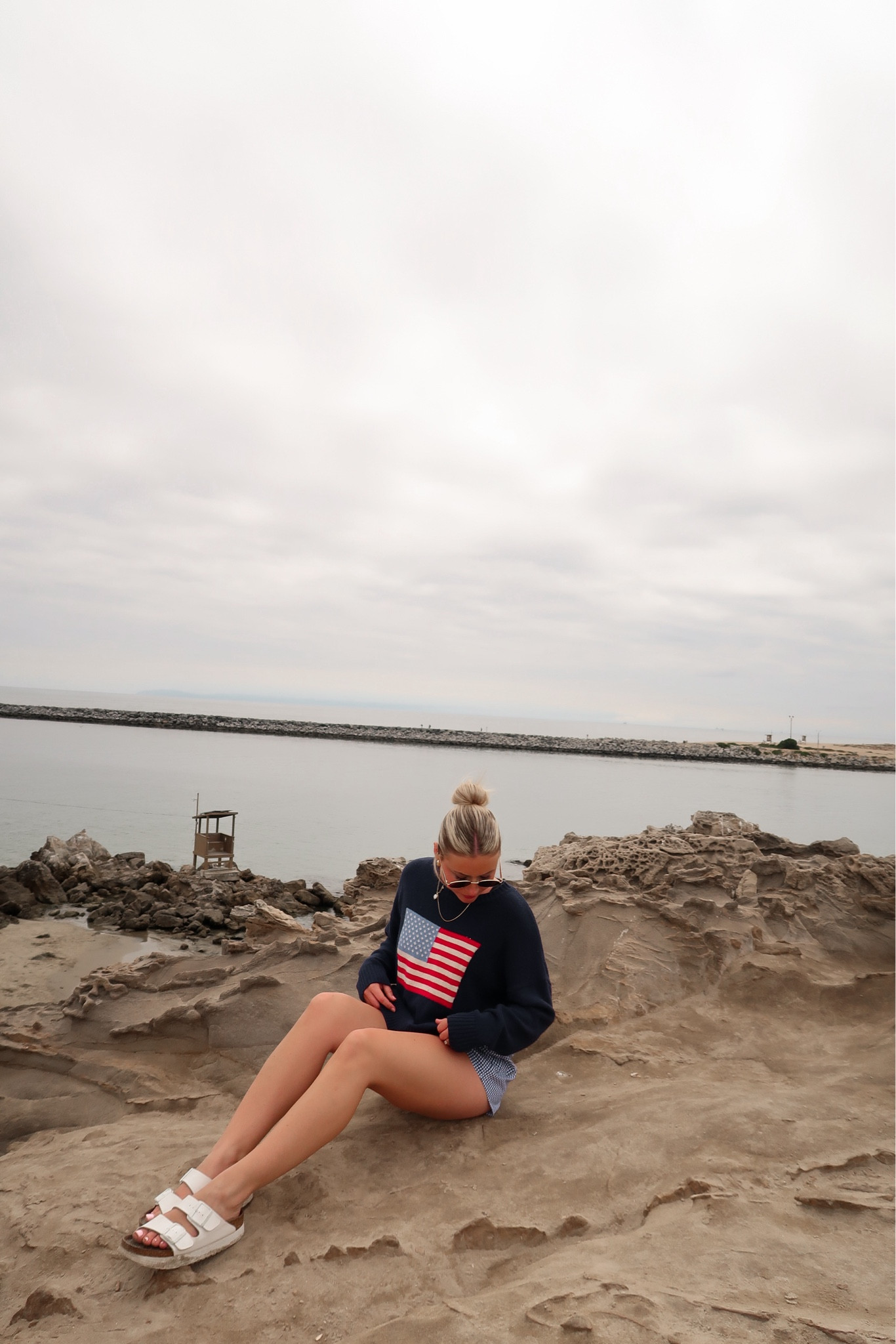 American flag sweatshirt 

Size large 

#LTKStyleTip #LTKFindsUnder50 #LTKSeasonal