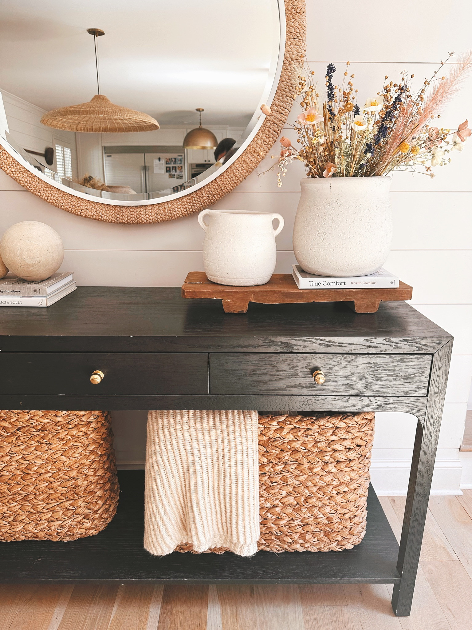 Spring faux stems, console styling, entryway inspo, spring home decor, entryway design 

#LTKstyletip #LTKhome #LTKSeasonal