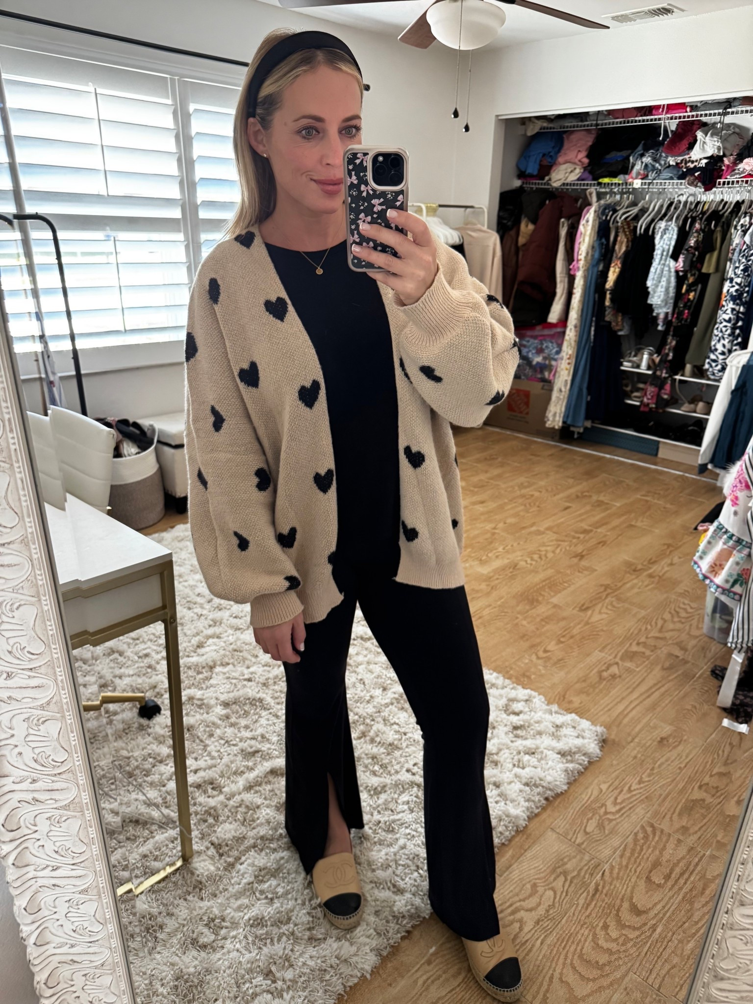 Cardigan outfit. 11 weeks pregnant 

#LTKootd #LTKMidsize #LTKBump