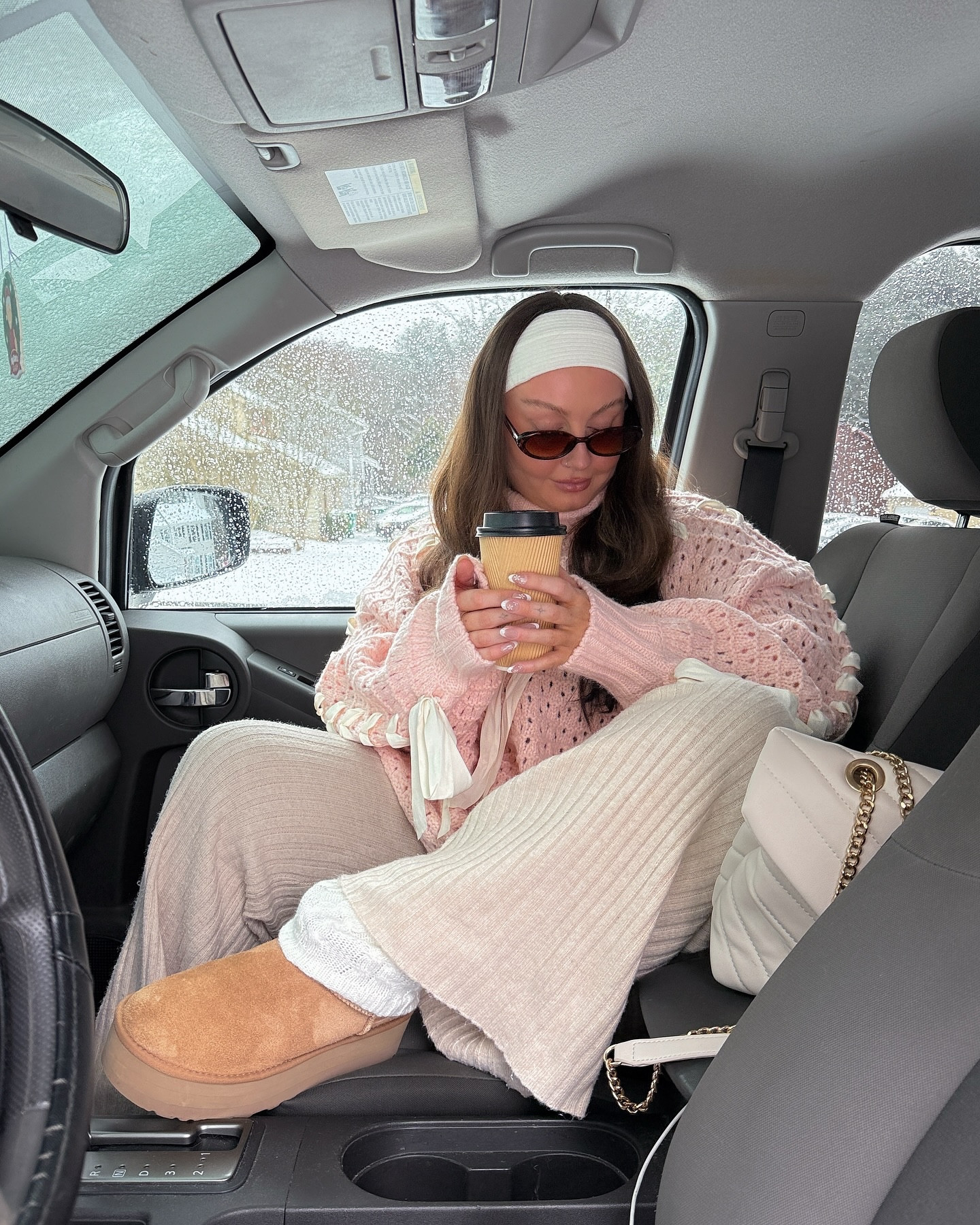 snow cozyyyy 🎀🌨️❄️🧸 @forloveandlemons