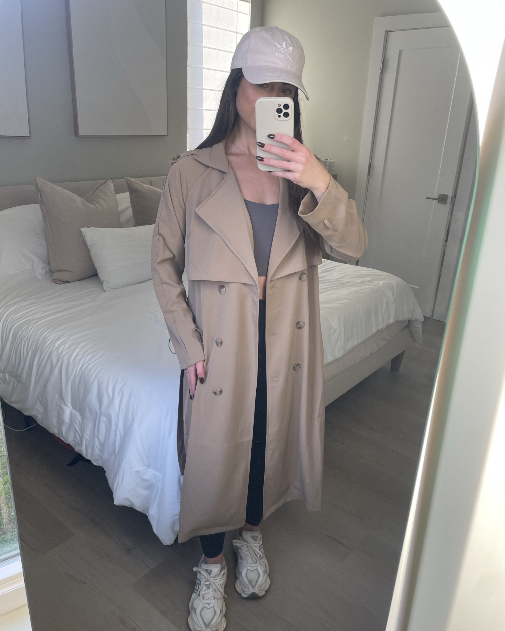 Beige trench coat! Size small

#LTKStyleTip #LTKSeasonal #LTKWorkwear