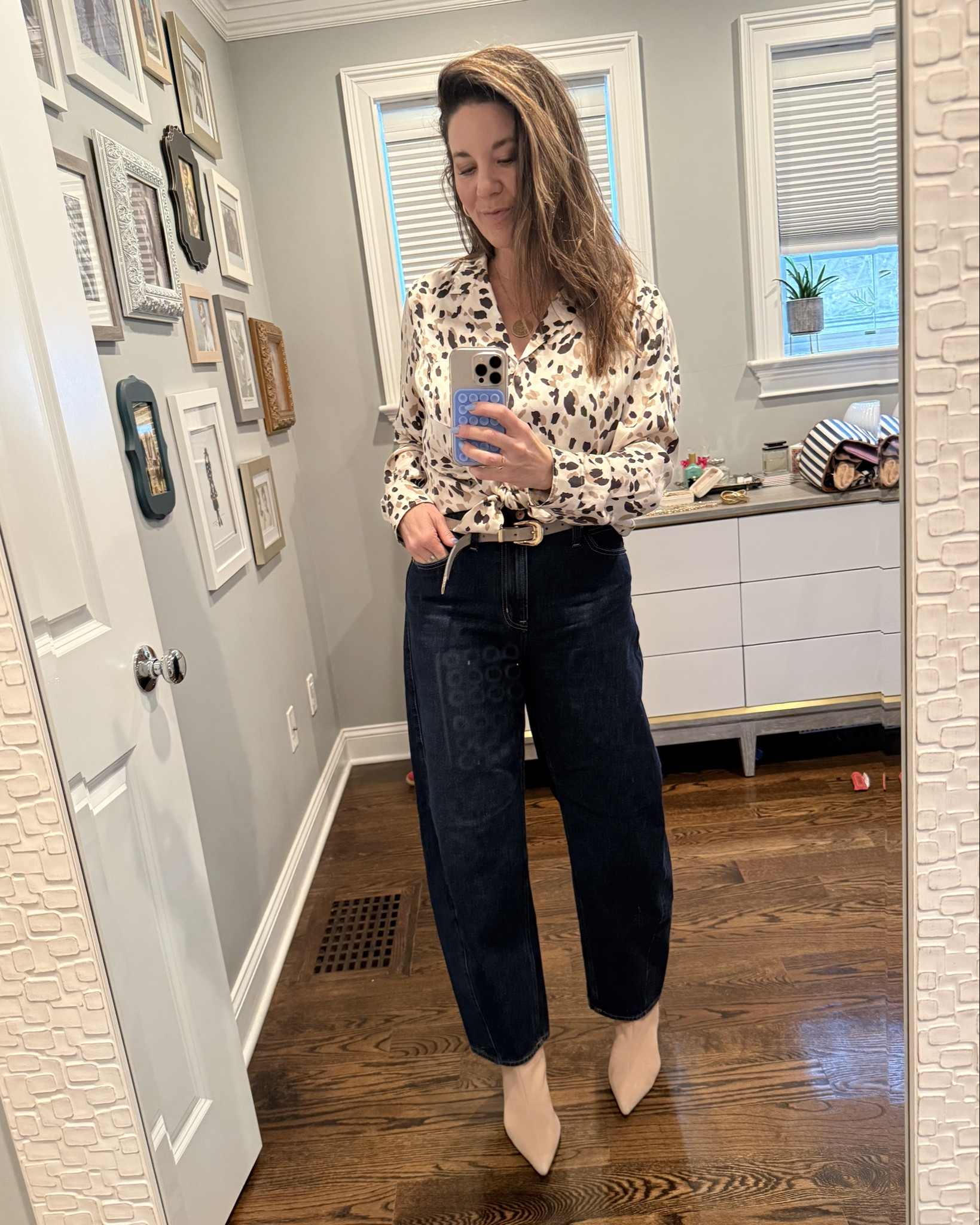 🌷Looks lately 

What I’m wearing in this transitional season. Barrel denim & Cigarette Denim FTW 🙌🏻 

Exact jeans linked, other tops are all similar. Happy Spring outfit planning!

#LTKootd #LTKMidsize #LTKOver40