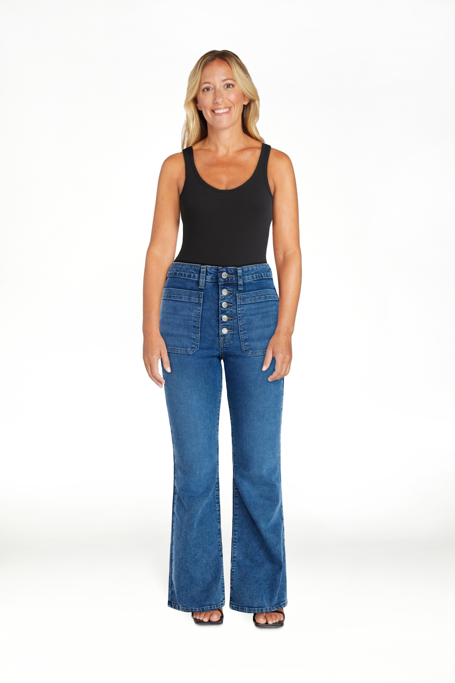 Time and Tru Women's Patch Pocket Flare Jeans, 31" Inseam, Sizes 0-22, 0L-22L | Walmart (US)