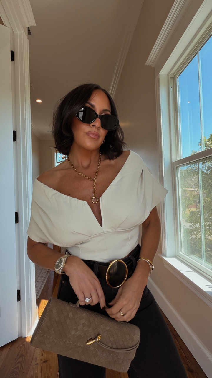 Your Amazon Bestie has been digging again 😂 because tell me HOW this top is $32?! The second I put it on I was like yep…date night just got serious. 😂🤌🏼

It looks so high end, the fit is GOOD good, and apparently we’re no longer required to spend a small fortune to look expensive. Love that for us.