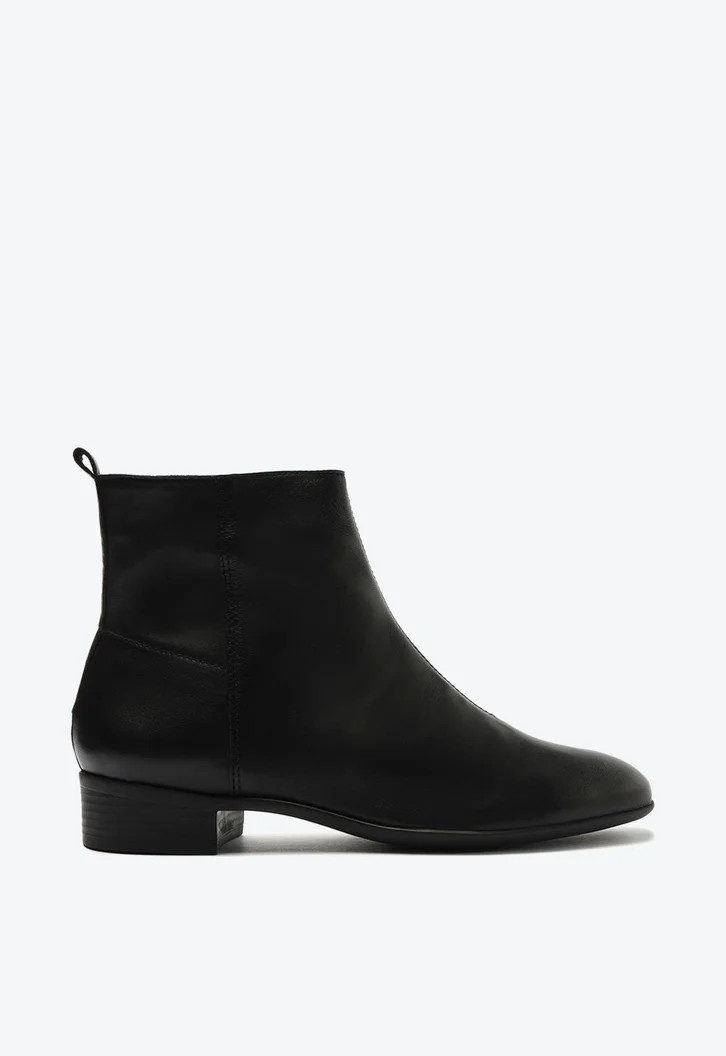Bota Preta Arezzo Cano Curto Salto Baixo Minimal | ZZ Mall (BR)