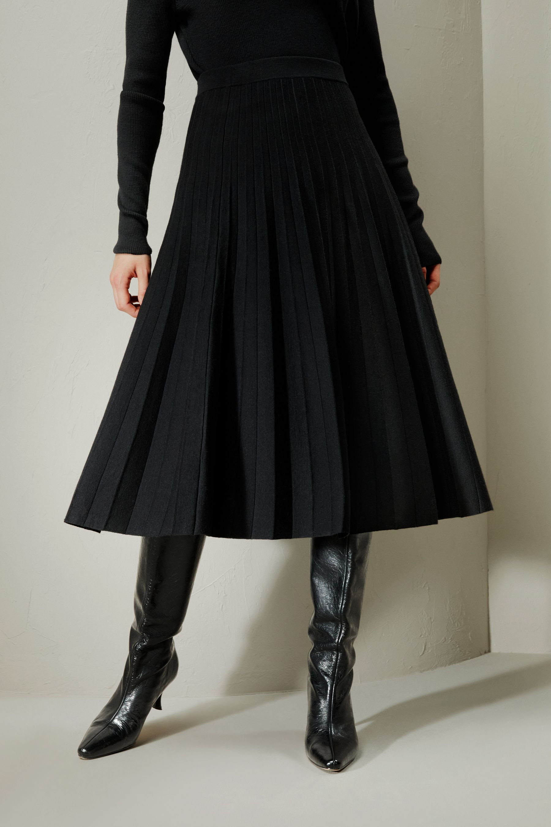 Collegiate Ultra-fine Merino Wool Skirt | LilySilk