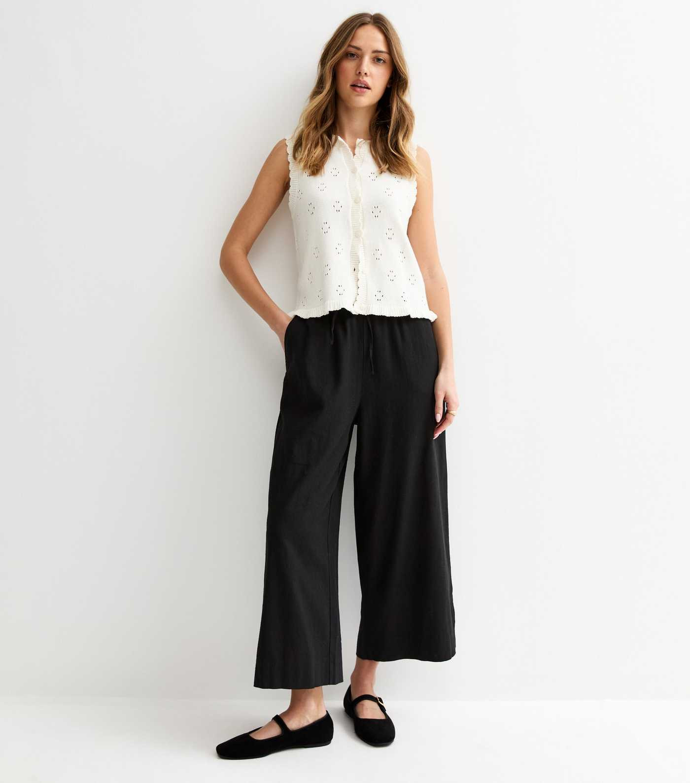 Black Linen Blend Crop Trousers | New Look | New Look (UK)