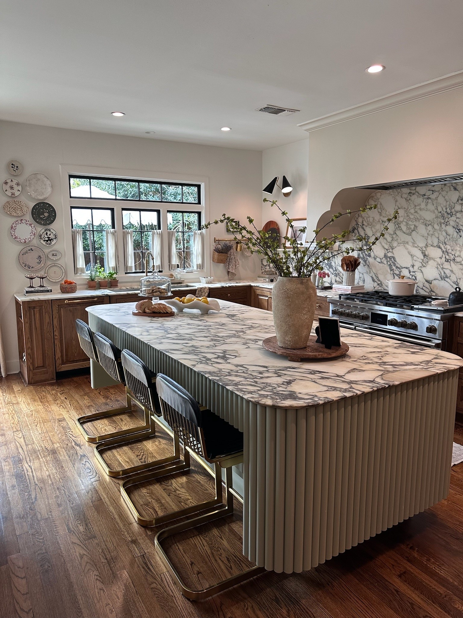 Kitchen // kitchen decor, countertop decorative objects, utensil holder, bar stools, kitchen table, dining nook, dining chairs, modern home decor, modern decor, tablescape, modern home decor, neutral home decor, dining room, dining room decor, neutrals, neutral home, decor, modern, minimalist, minimalist style, wall hanging decor, boho decor, neutrals, interior, interior design 


#LTKHome #LTKStyleTip