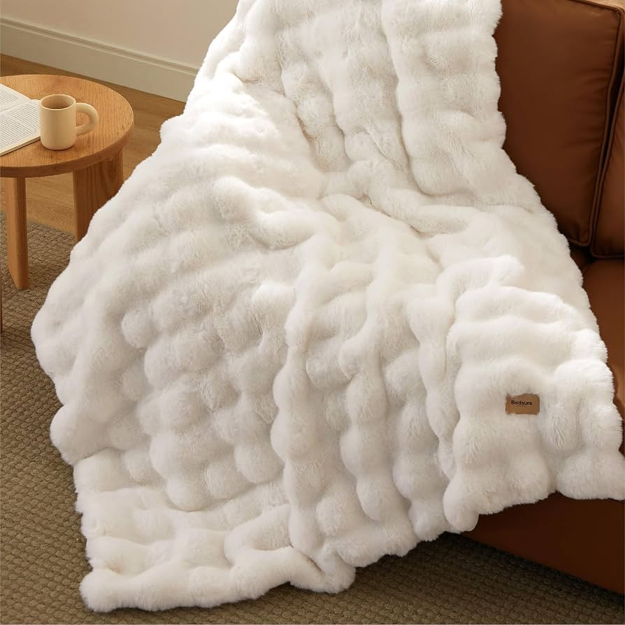 Bedsure Fluffy Bubble Faux Fur Throw XL Blanket, 50"x70", Cream | Amazon (US)