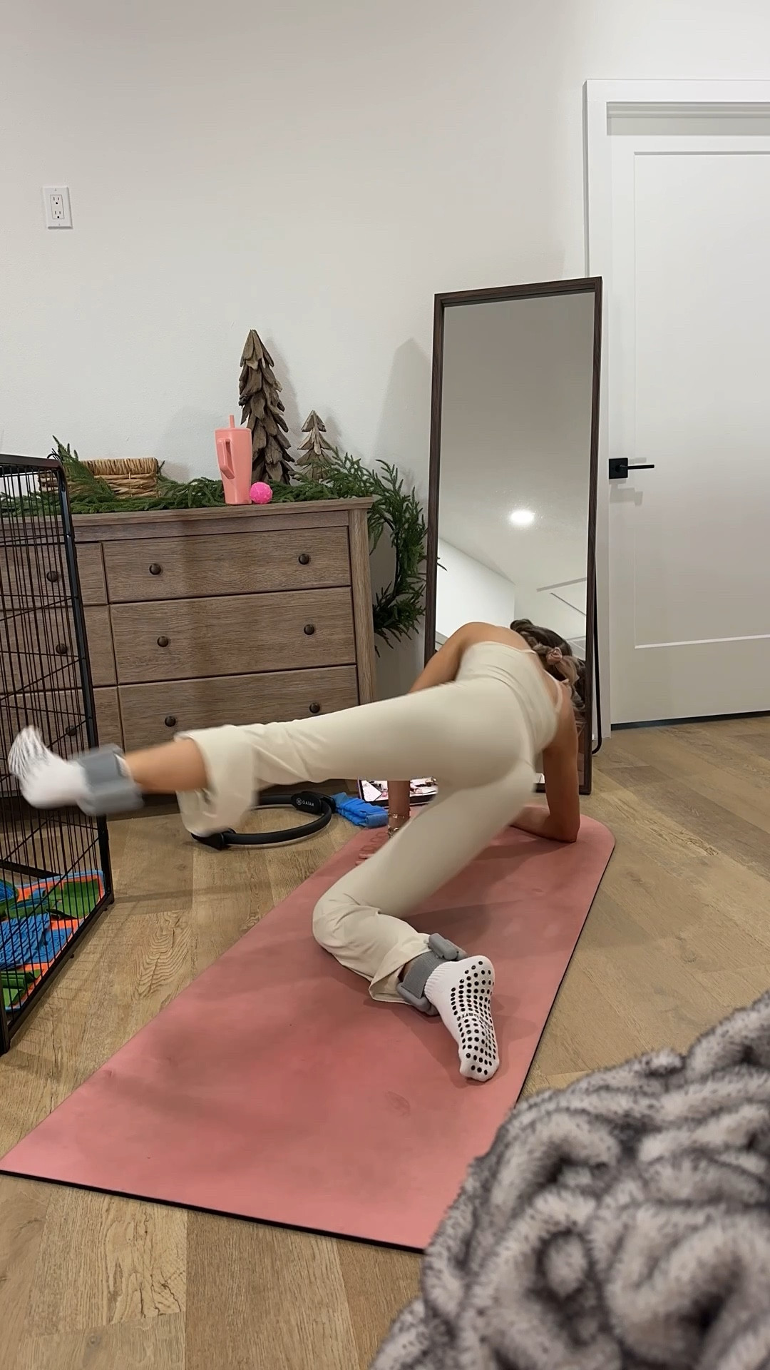 Amazon size XS OMKAGI 2 Piece Workout Sets for Women Padded Tank Tops Flare Leggings Pilates Outfits

My workout and workout gear for my daily workout. I take pilates classes from @lexfish on Instagram she has a whole online platform and membership! Most of my pilates gear and tools are from Bala. Bala use code SLOANE15. 
#workoutgear #workoutwear #pilates #ootd #outfit #athleticwear #athleticoutfit #bikershorts #sportsbra #pilatesoutfit #athleisure #bala #pilatesworkout #pilateslovers #pilatestiktok #balabangles

#LTKfitnessgoals #LTKActive #LTKFindsUnder50