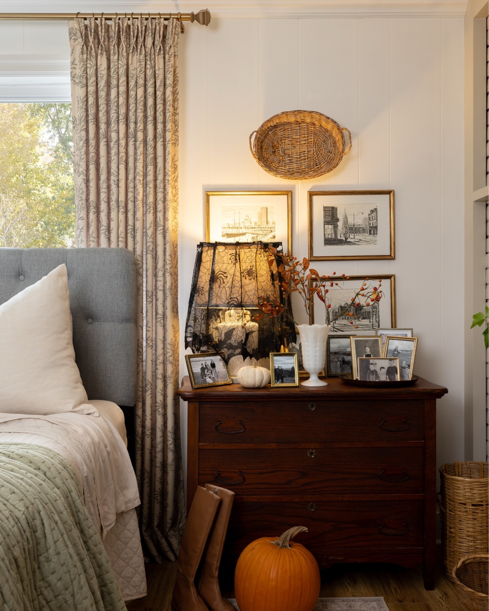 Halloween, but making it charming, warm, and vintage-inspired.🎃🍂 Use CREEKLINEHOUSE for 22% off Two Pages curtains!