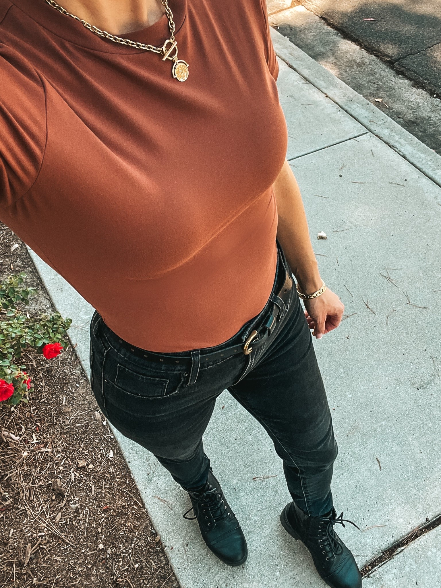 Outfit staples 🤎🖤

Top, jeans, boots, belt, jewelryy

#LTKootd #LTKFindsUnder100 #LTKPetite