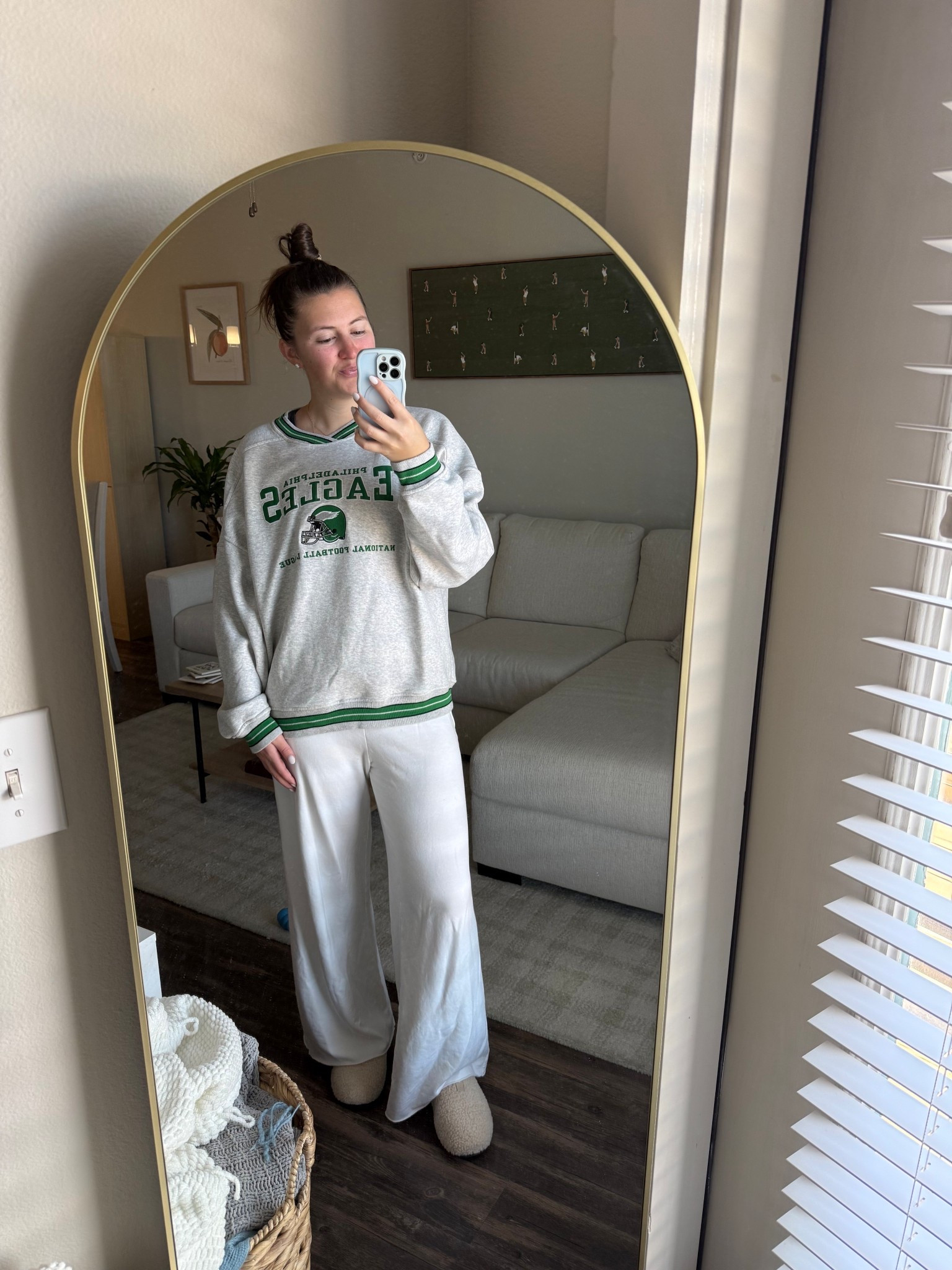 Sunday fit! the best slippers in the world! and go birds! 💚🦅

#LTKdayinmylife #LTKActive #LTKFindsUnder50