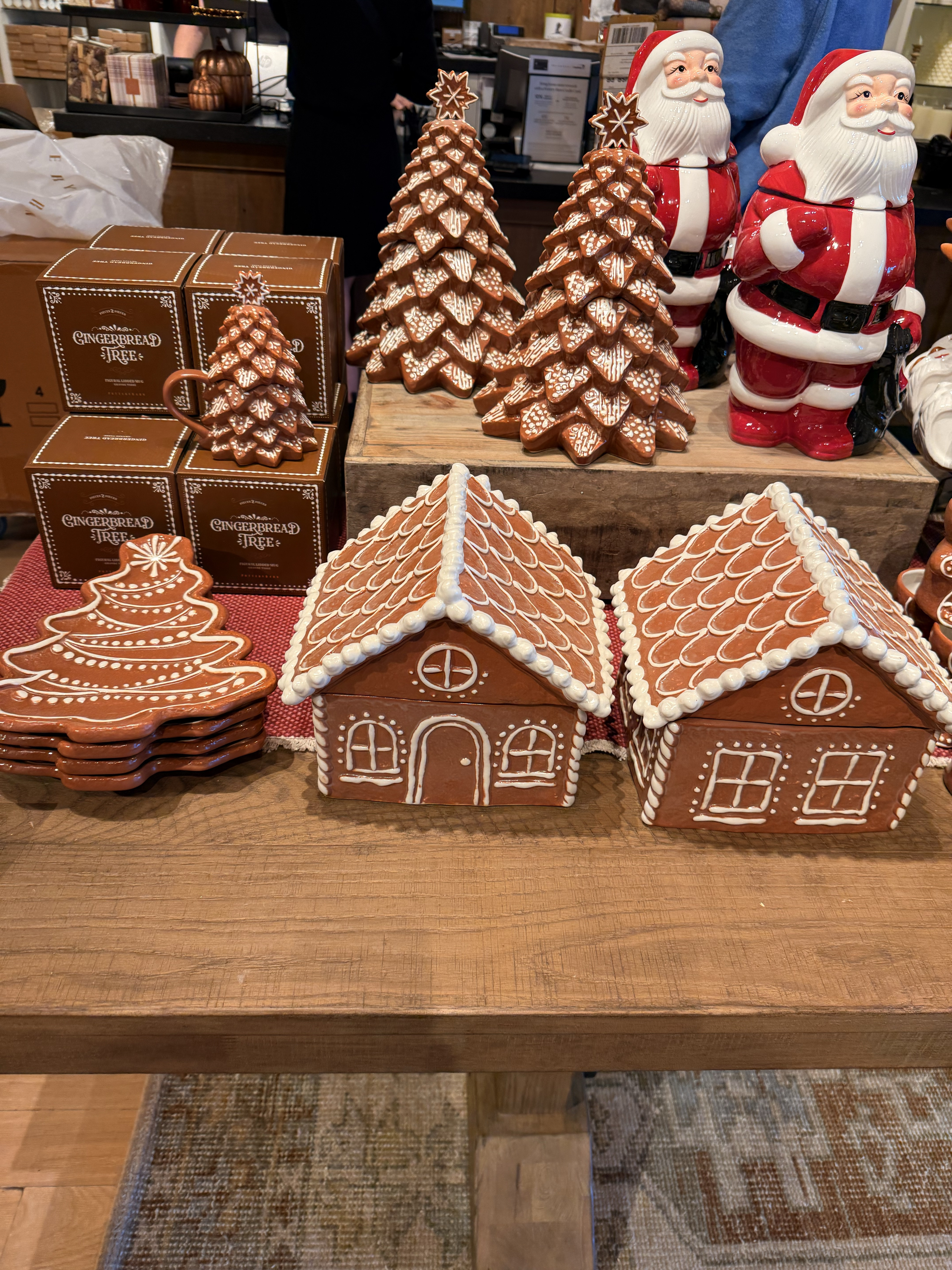 Gingerbread cookie jar, tray, tree, mugs 

#LTKHome #LTKSeasonal #LTKHoliday